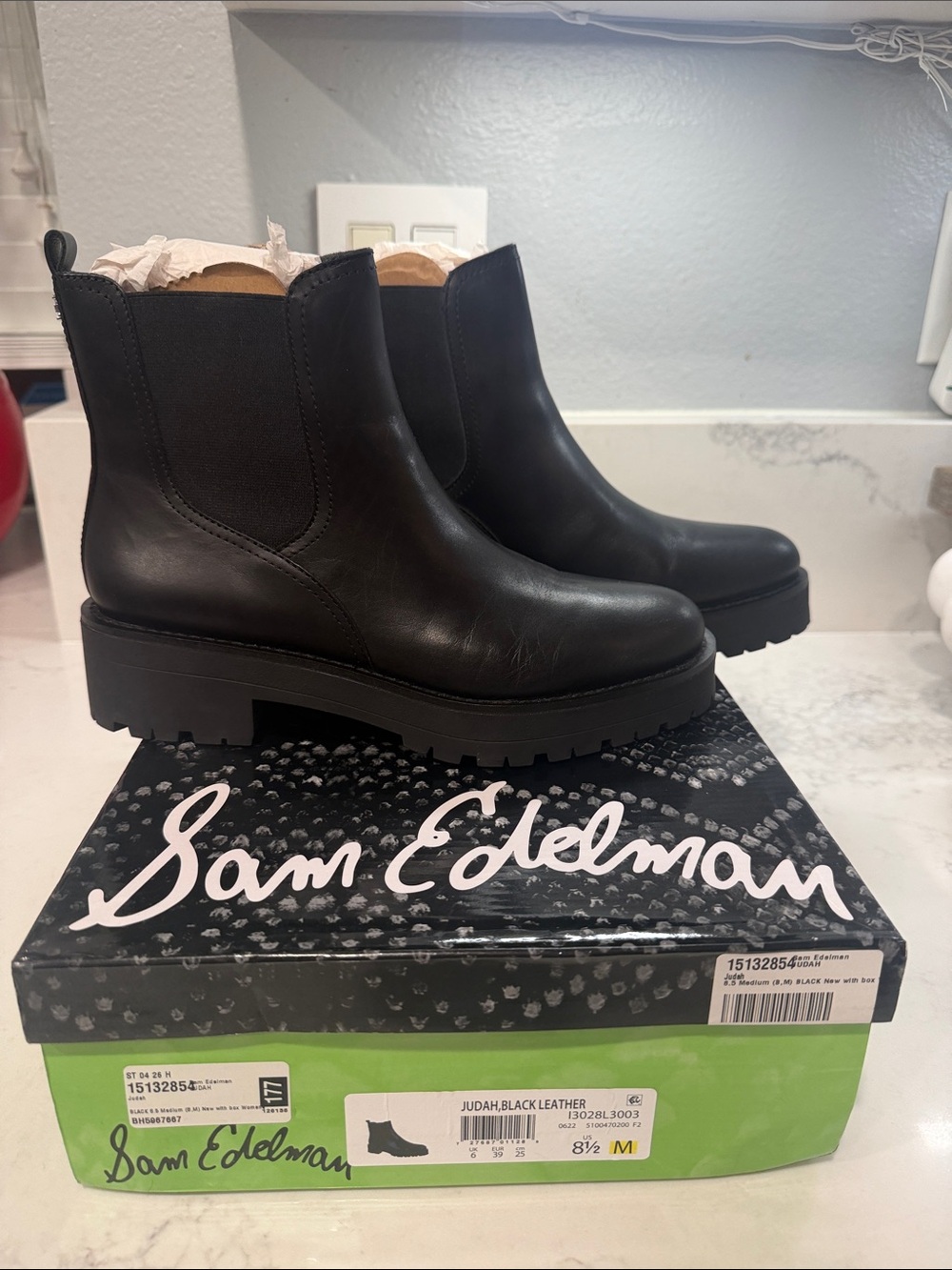 Sam Edelman Judah Black Leather Lug Sole Chelsea Boots 8.5